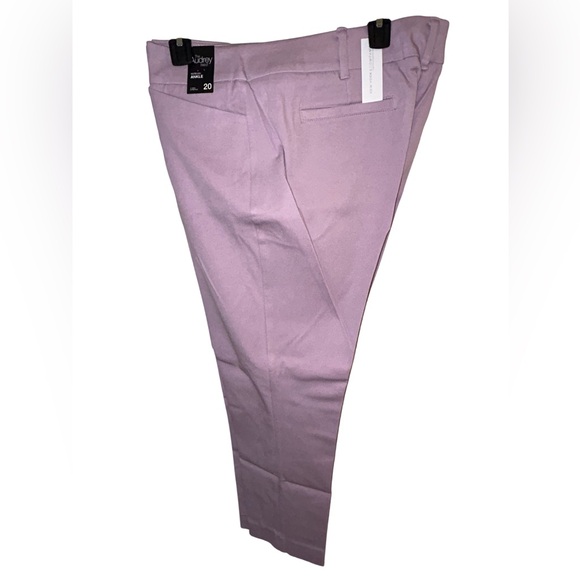 NWT New York & Company Soft Lavender Ankle Cropped Pants Size 20 - Picture 1 of 9